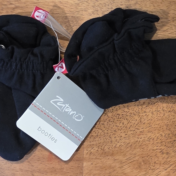 NWT Zutano Black Baby Booties size 12 Months - Picture 1 of 11